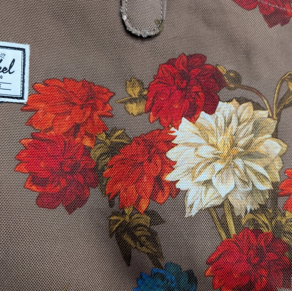Herschel Floral Zipper Tote Bag - Picture 4 of 13